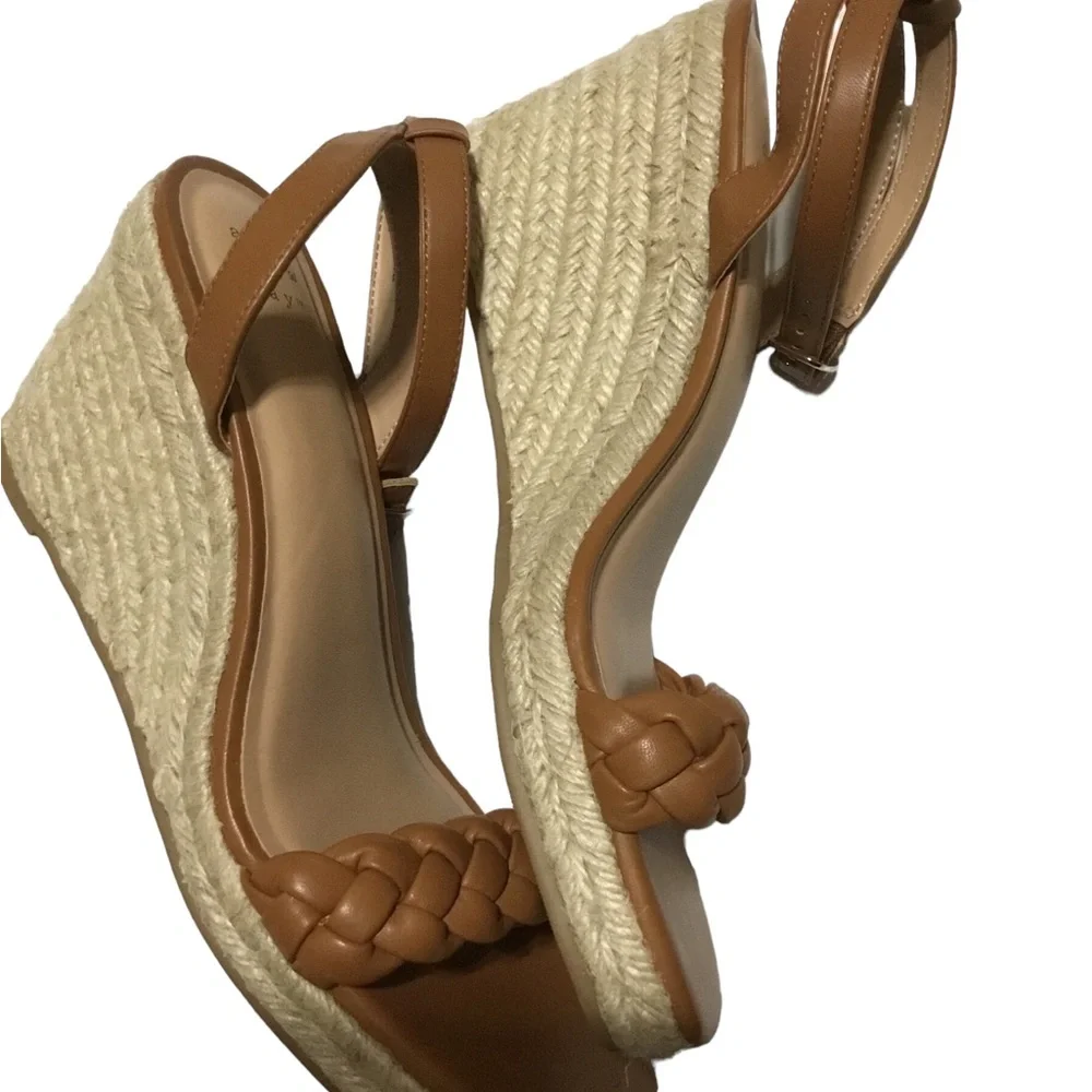 A New Day Memory Foam Size 10 Tan Joyce Shoes NWOB